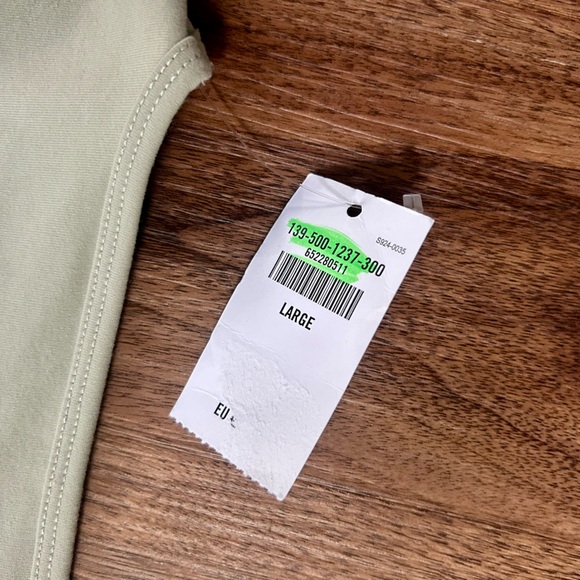 NWT ABERCROMBIE & FITCH Soft Seamless Square Neck Cap Sleeve Tee Minimalist Sz L - Picture 8 of 10